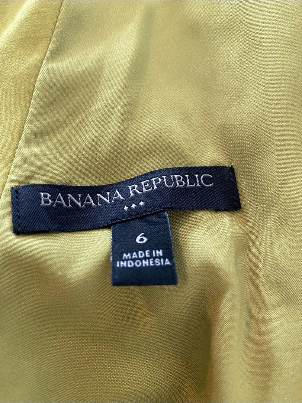 Banana Republic Pintuck Bodice Maxi Dress in Gilded Green, Size 6 - Picture 12 of 13